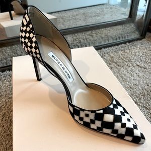 Manolo Blahnik
Tayler Printed Pointed d'Orsay Pump, Black/White